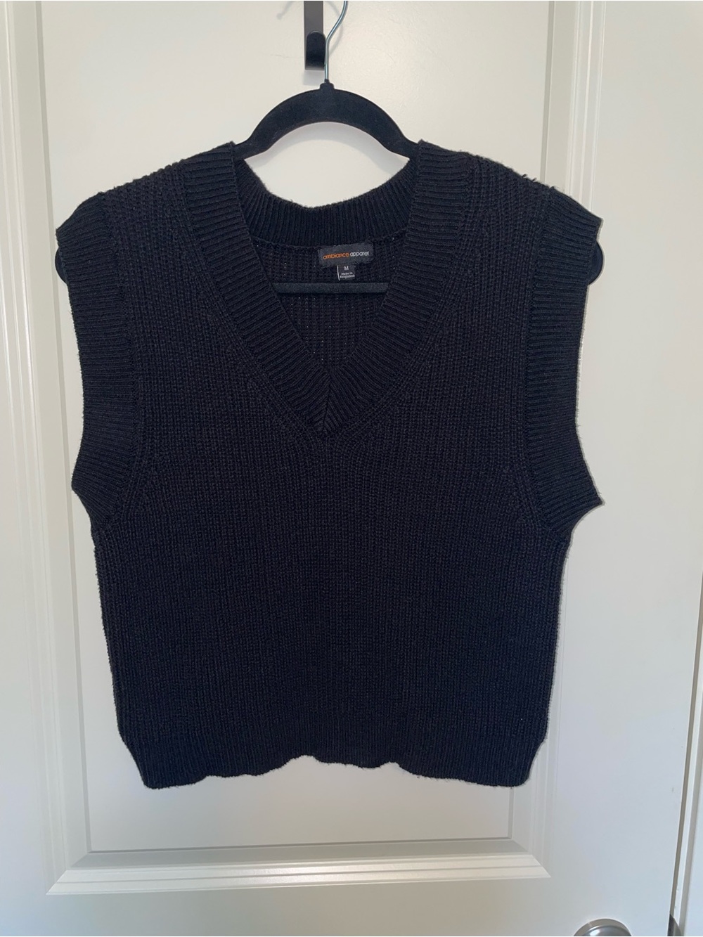 Sleeveless V-Neck Knit Vest in Black